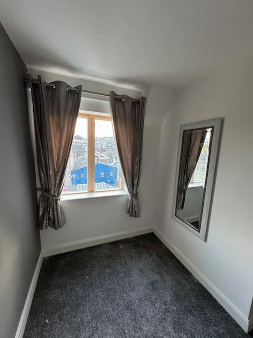 Luxury 2 Bed Fully Equipped City Centre Apartment Cork Exterior photo