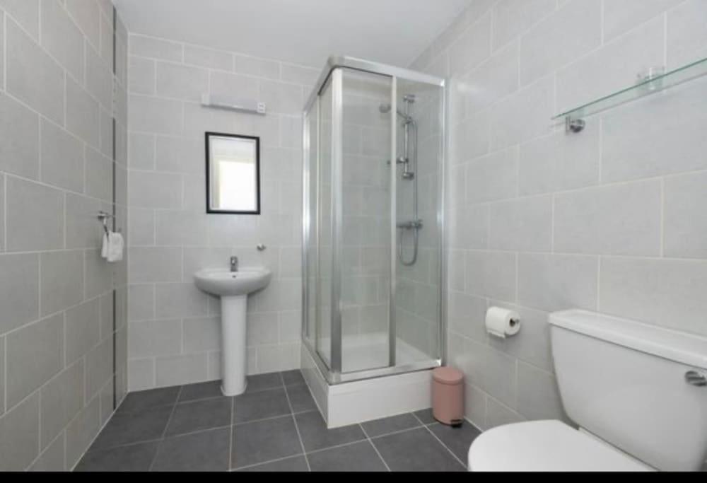 Luxury 2 Bed Fully Equipped City Centre Apartment Cork Exterior photo